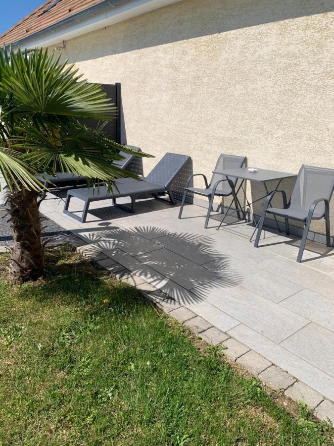 Studio Independant Avec Piscine Et Jardin L'Abergement-Sainte-Colombe Экстерьер фото
